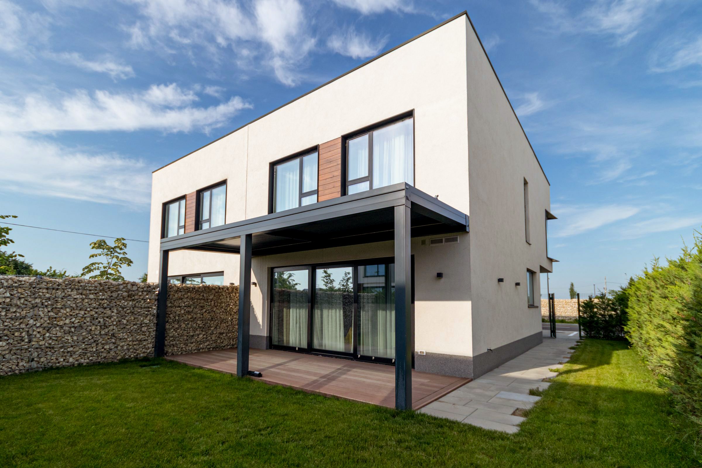 Casă modernă Nusco Green Homes cu grădină și terasă, în nordul Bucureștiului